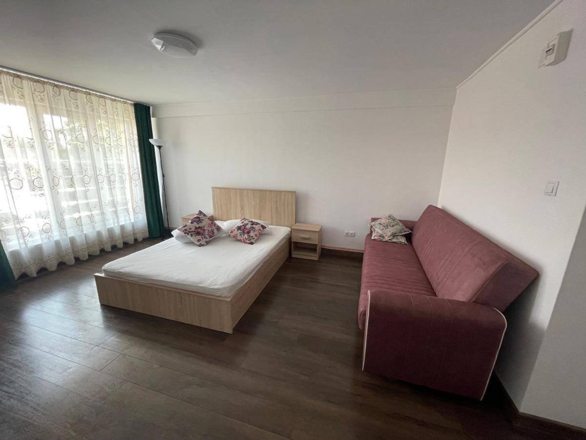 Paulaapartment&Rooms Oradea Exterior photo