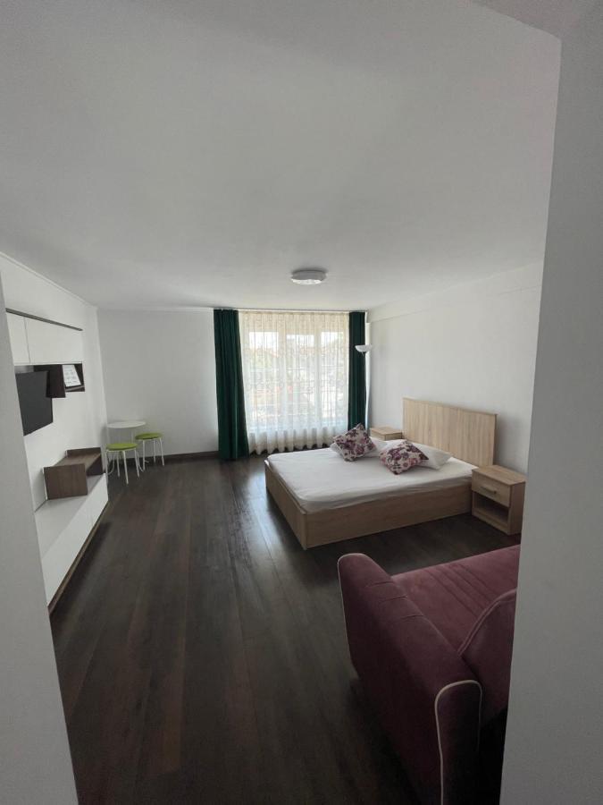 Paulaapartment&Rooms Oradea Exterior photo